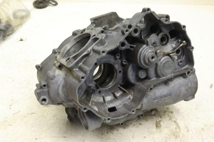 Yamaha Big Bear 400 2x4 01 Engine Cases Crankcase 5FE-15100-02-00 29820