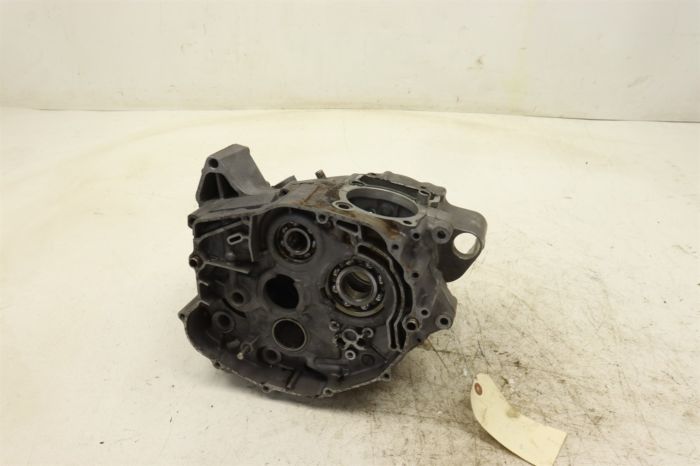 Yamaha Moto 4 225 2x4 86 Engine Cases Crankcase 59V-15100-01-00 30042