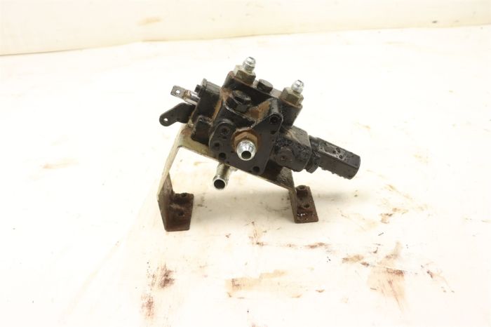 Kubota RTV 1100 10 Hydraulic Dump Bed Control Valve 36671