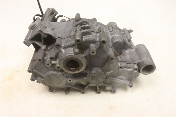 Can-Am Commander 1000 XT 12 Transmission Gear Box Cases Housing 40518