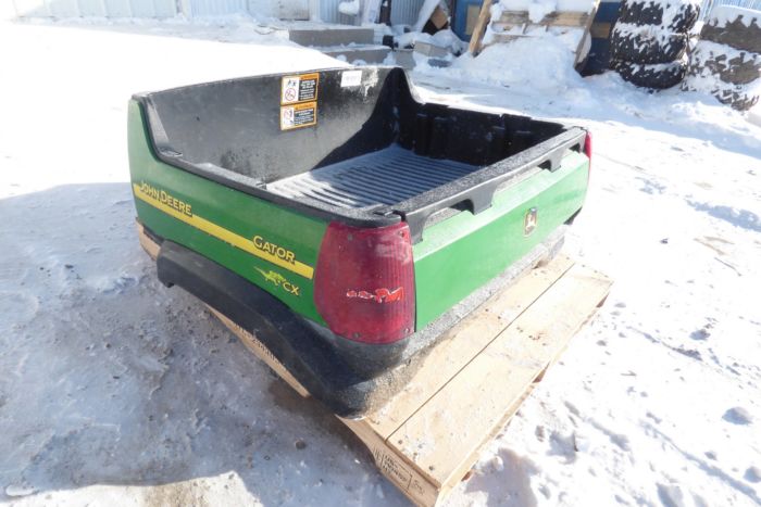 John Deere Gator CS 2x4 06 Box Bed Side Panel Tailgate Complete 40908