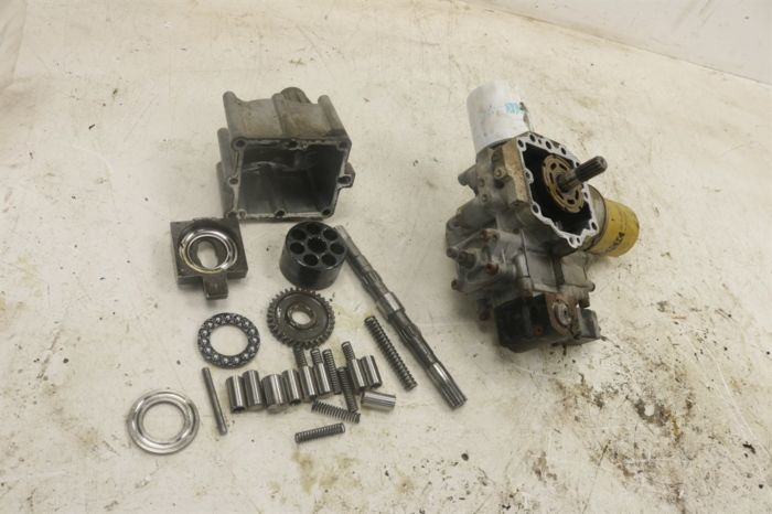 Kubota RTV 500 4X4 08 Hydraulic oil Pump 15306