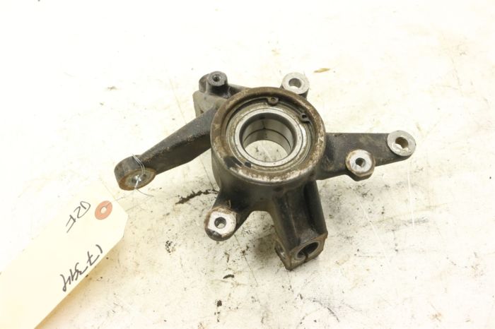 CF Moto X6 600 SWB 12 Right Front Spindle Knuckle 17394